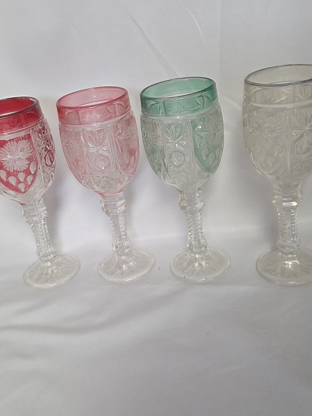 4‎ Piece Goblet Glasses Red Pink Green Clear